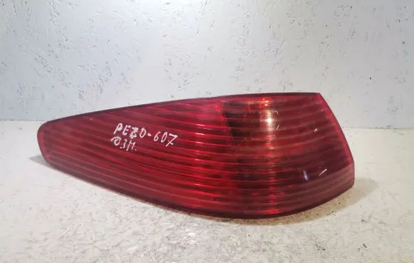 Peugeot 607 Rear/tail lights