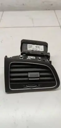 Renault Megane IV Dash center air vent grill 687616296R 20160810