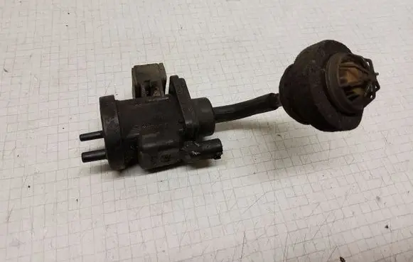 Mercedes-Benz C W203 Turbo solenoid valve A0005450427