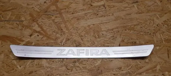 Opel Zafira B Front sill trim cover 13181976