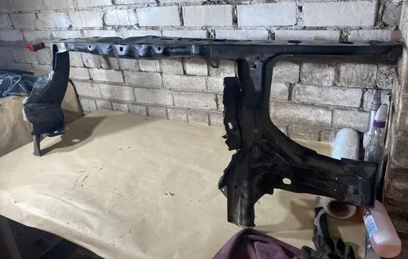 Volkswagen Transporter - Caravelle T5 Top upper radiator support slam panel 