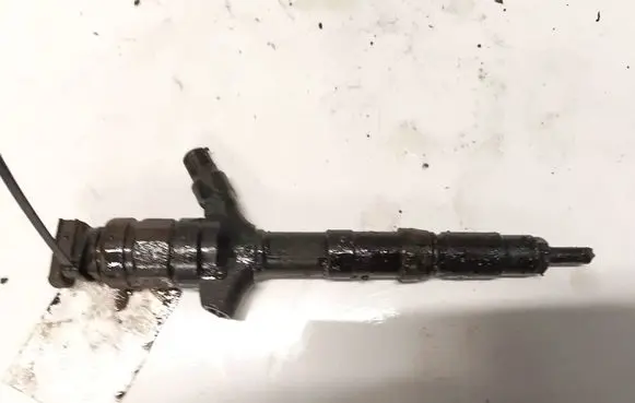 Toyota Corolla Verso AR10 Fuel injector 236700G010
