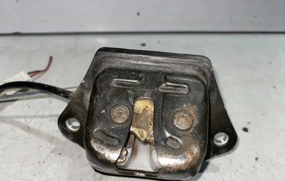 Nissan Almera N16 Tailgate/trunk/boot lock/catch/latch