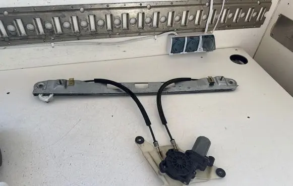Renault Master III Front door window regulator with motor 128001032D 300732 5YY0067