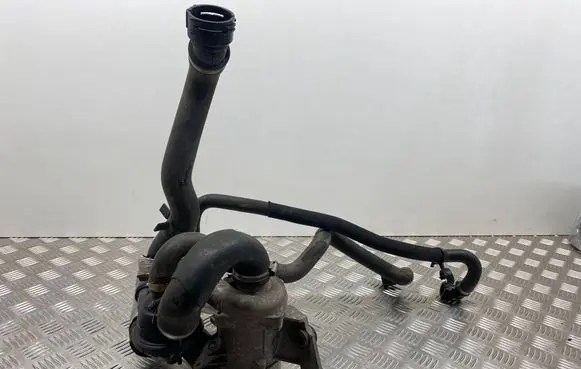 BMW 3 E90 E91 Water pump 7586928