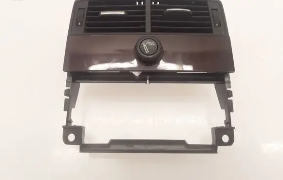 Audi A8 S8 D3 4E Rear air vent grill 4E0819203A