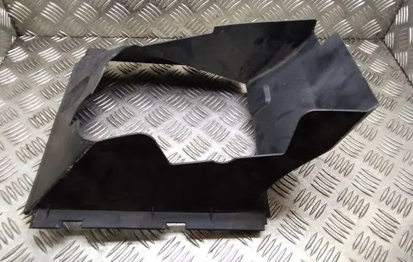Volkswagen Touareg I Intercooler air channel guide 7L6117335A
