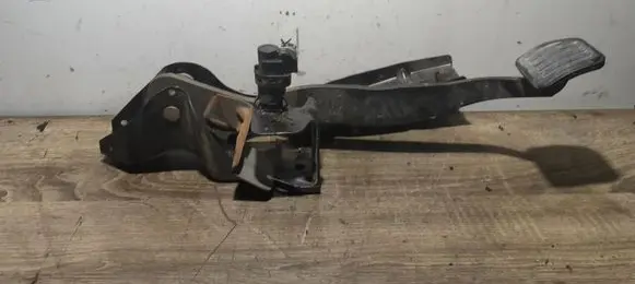 Ford Mondeo MK IV Brake pedal 6G922D094ND