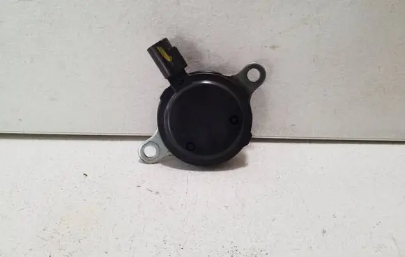 Toyota Yaris Cross Camshaft vanos timing valve 301423
