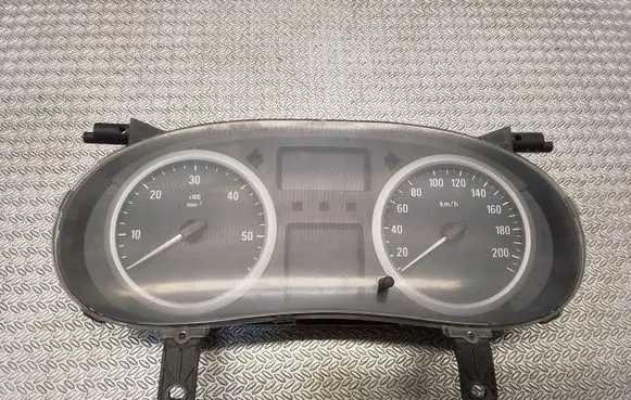 Opel Vivaro Speedometer (instrument cluster) P8200459068