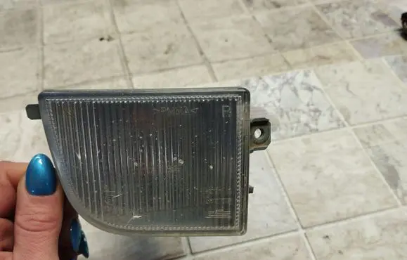 Volkswagen PASSAT B4 Front indicator light 3A0953156 85805111