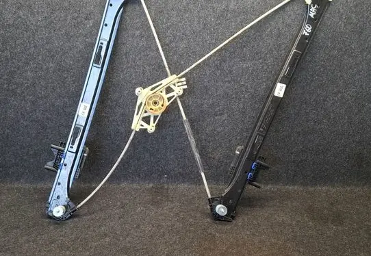 Front window lifting mechanism without motor