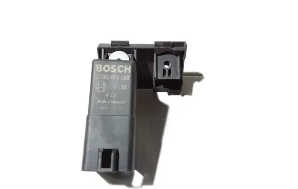 Audi A3 S3 A3 Sportback 8P Glow plug pre-heat relay 0281003038