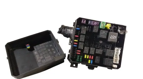 Mitsubishi Outlander Fuse box set PR06102000 8565A024 PR06101000
