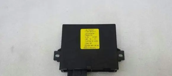 Mercedes-Benz S W220 Light module LCM A2208203685