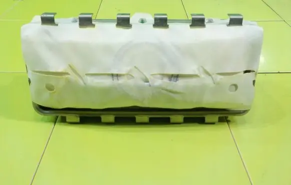 Volkswagen Polo V 6R Passenger airbag 6RS880204