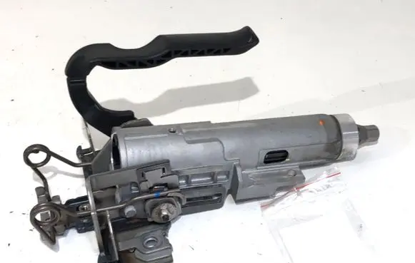 Steering wheel axle