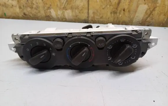 Ford Focus Climate control unit 69607003