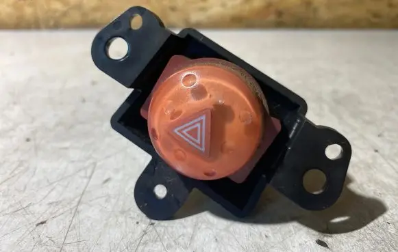 Nissan Almera Tino Hazard light switch 06016