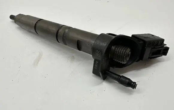 Mercedes-Benz E W211 Fuel injector A6420701387