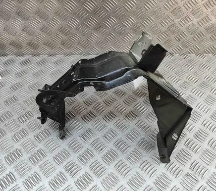 Audi Q8 Fender mounting bracket 4M8821137