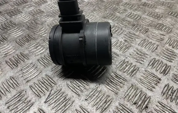 BMW 1 E81 E87 Mass air flow meter 8509724