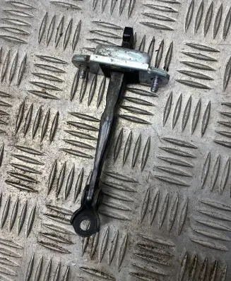 KIA Sorento Rear door check strap stopper