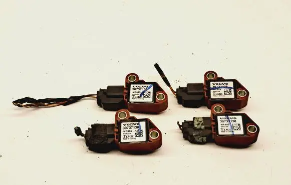 Volvo V50 Airbag deployment crash/impact sensor 30737138