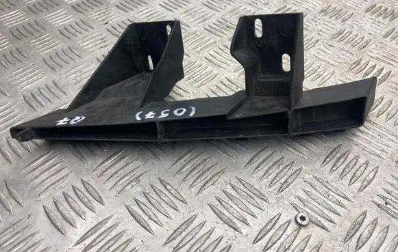 Audi Q7 4L Front bumper mounting bracket 4L0807334A