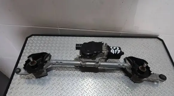 Mazda CX-3 Front wiper linkage 