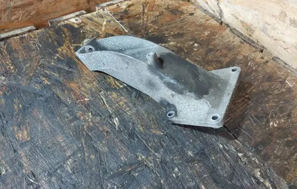 BMW 5 E39 Engine mounting bracket 1092973 22111092973
