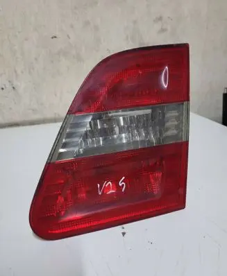 Tailgate rear/tail lights
