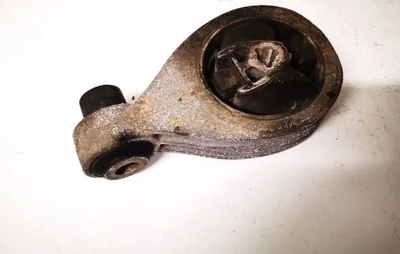 Nissan Qashqai Engine mount bracket