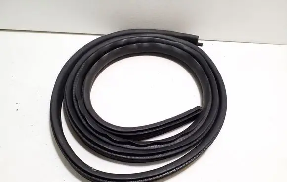 Iveco Daily 6th gen Front door rubber seal 