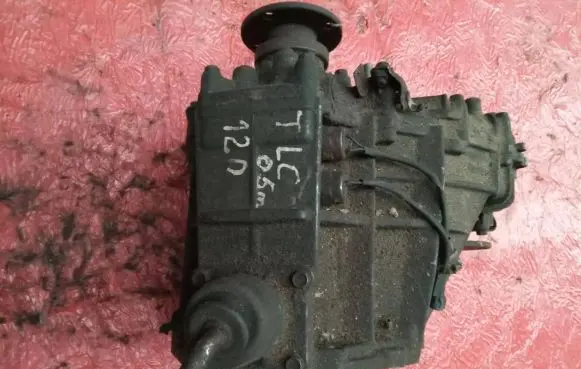 Toyota Land Cruiser (J120) Gearbox transfer box case 