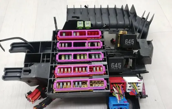 Audi A4 S4 B9 Fuse module 8w2971845a