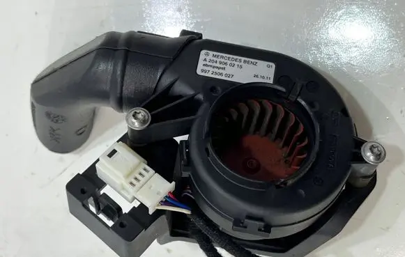 Mercedes-Benz C W204 Seat fan/blower A2049060215 | 888.112.200