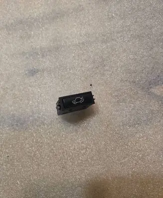 Tailgate opening switch