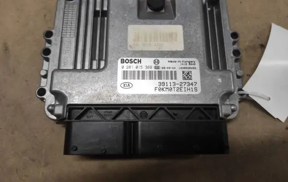 KIA Sportage Engine control unit/module 0281015369 3911327347