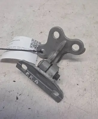 Volvo S60 Front door lower hinge 31218514