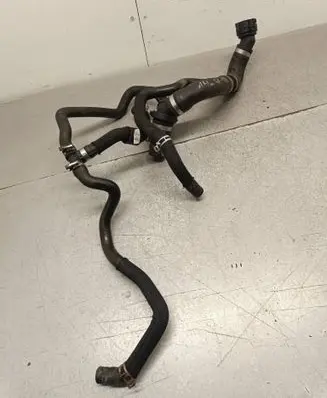 Volvo XC60 Engine coolant pipe/hose 31474864