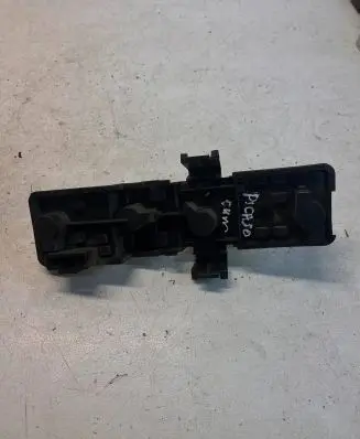 Citroen Xsara Picasso Tail light bulb cover holder