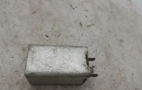 Volkswagen Golf III Other relay 271000