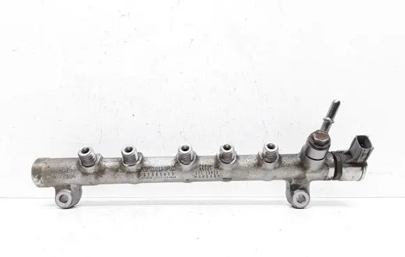 Volvo V60 Fuel main line pipe 31303612
