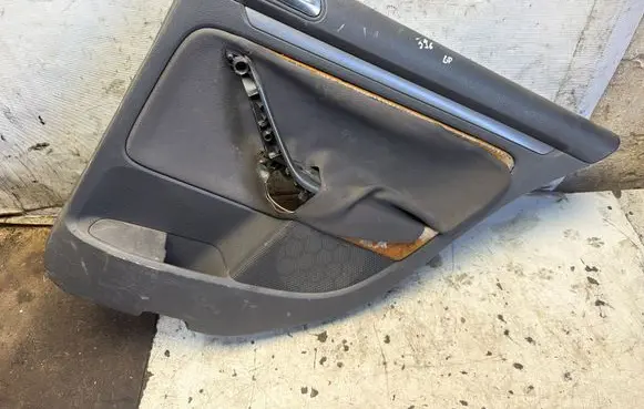 Volkswagen Golf V Rear door card panel trim
