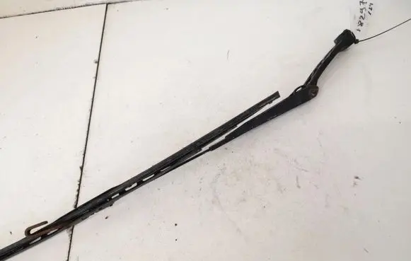 Audi 80 90 B3 Front wiper blade arm 893955407e