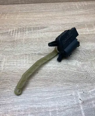 Volkswagen Golf V Air flap motor/actuator 1K1907511C 0132801340 983124X
