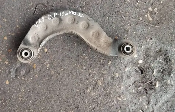 Volvo V40 Rear control arm 31406582