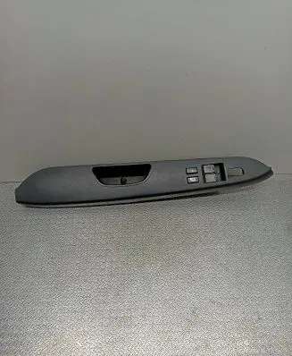Suzuki SX4 Electric window control switch 8372579J20