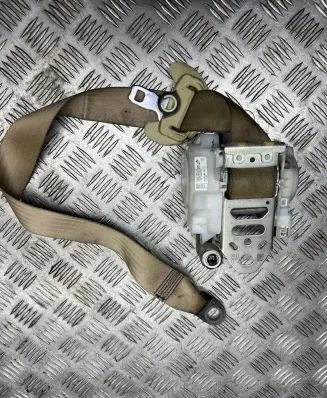 Lexus IS 220D-250-350 Front seatbelt 7M7750P 017349